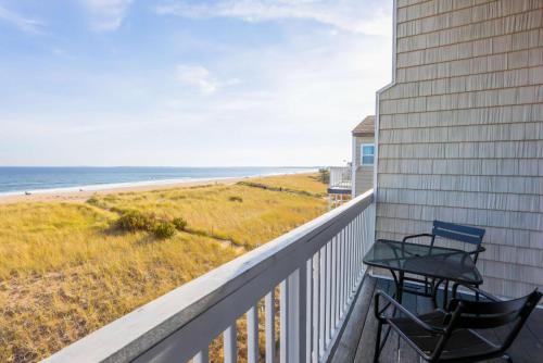 Waves Oceanfront Resort - image 20