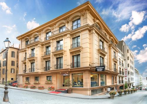 Deluxe Newport Hotel - Old City, Istanbul