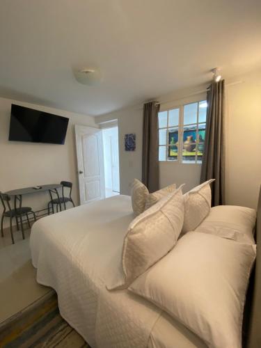2 twin beds