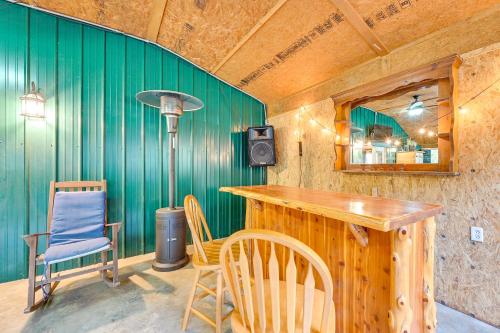 Quiet Abode with Gas Grill 5 Mi to Broken Bow! - image 11