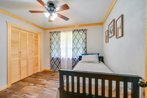 Quiet Abode with Gas Grill 5 Mi to Broken Bow! - image 4