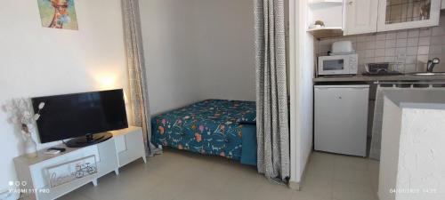 Facilities, studio proche gare et ville in Laval