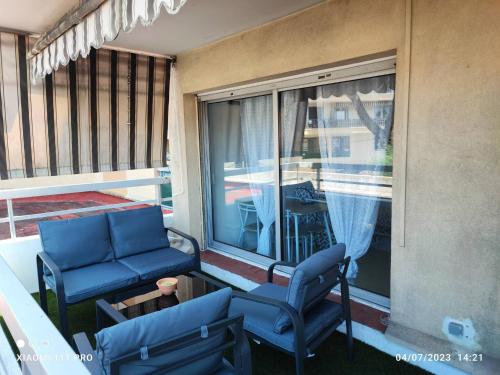 Facilities, studio proche gare et ville in Laval