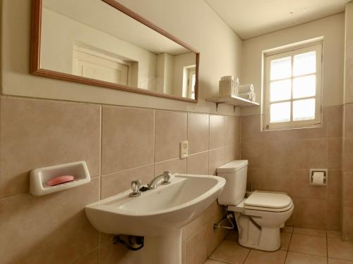 Deluxe Room image 7