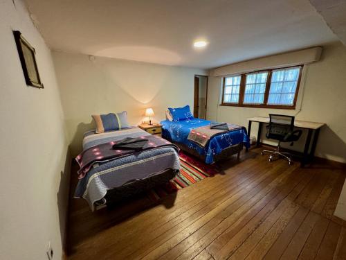 Twin Room image 9
