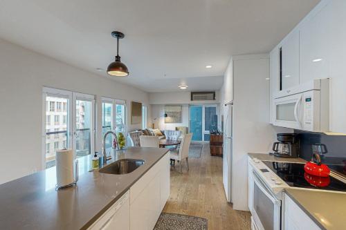 Q21 Condos near คฤหาสน์พิทท็อค