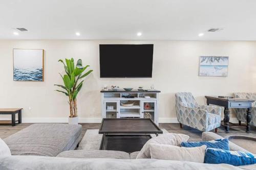 Chateau Bleu, Canal front Stunner in Parker (AZ)