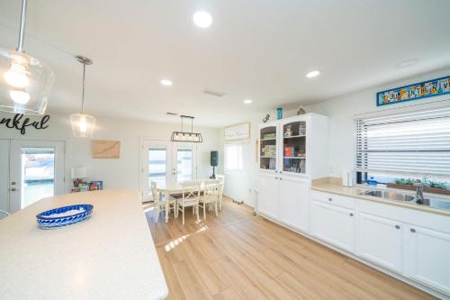 Ohana Beach, Paradise Escape