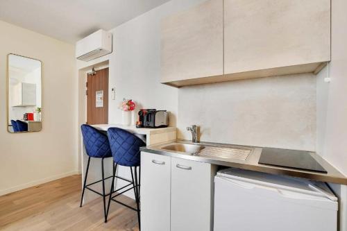 кухня, La Lumière de Paris (La Lumiere de Paris) in Левалоа-Пере