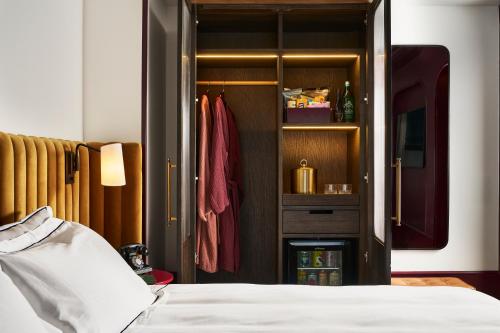 Superior King Room room in Fidelity Hotel