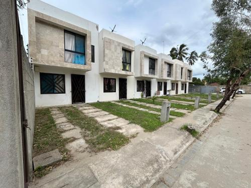 Exterior view, Casa Punta del Este Paraiso Tabasco in Paraiso