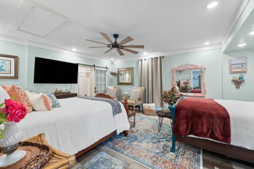 Relaxing Retreat Pool, Spa, Art Studio, Breakfast - Chipley, FL