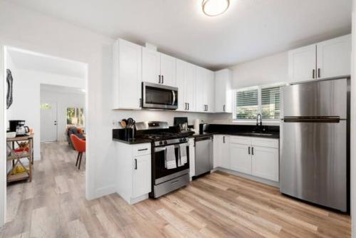 Central 2BR 1BA & Arcade Crib in the heart of Sac Central 2BR 1BA & Arcade Crib in the heart of Sac