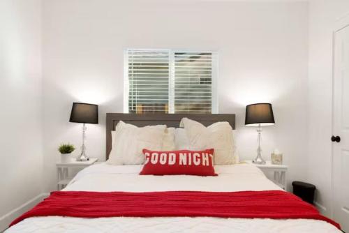 Central 2BR 1BA & Arcade Crib in the heart of Sac Central 2BR 1BA & Arcade Crib in the heart of Sac