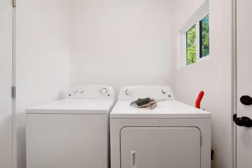 Central 2BR 1BA & Arcade Crib in the heart of Sac Central 2BR 1BA & Arcade Crib in the heart of Sac