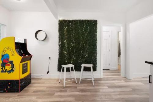 Central 2BR 1BA & Arcade Crib in the heart of Sac Central 2BR 1BA & Arcade Crib in the heart of Sac