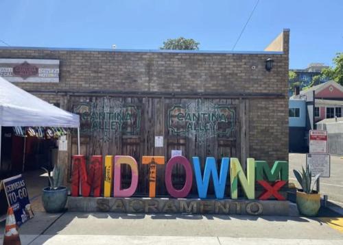 Central 2BR 1BA & Arcade Crib in the heart of Sac Central 2BR 1BA & Arcade Crib in the heart of Sac