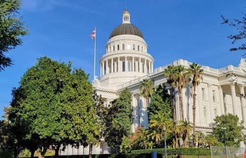 Central 2BR 1BA & Arcade Crib in the heart of Sac Central 2BR 1BA & Arcade Crib in the heart of Sac