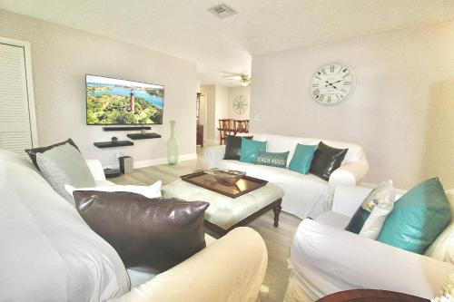 Coastal Village Retreat - Hobe Sound, FL