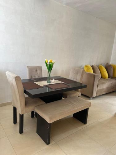 Minimalist House Equipped in โกเมซ ปาลาซิโอ