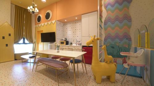 room detail thumbnail 1
