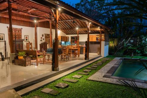 RUMAH Joglo, Ubud