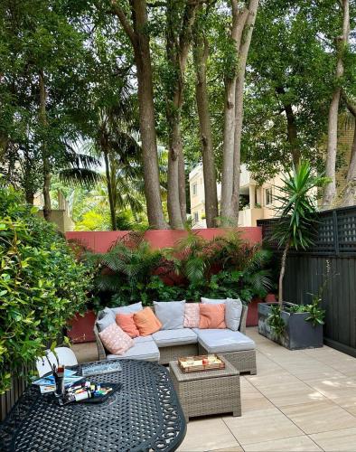 Garden, Art-Filled Designer Terrace in Chic Woollahra in Woollahra