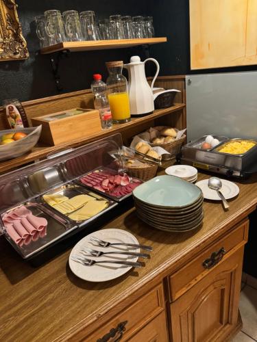 Essen und Erfrischungen, Hotel Kraus - Zentral in Bielefeld-Heepen, Gratis Parken, 24h Check-in in Bad Oeynhausen