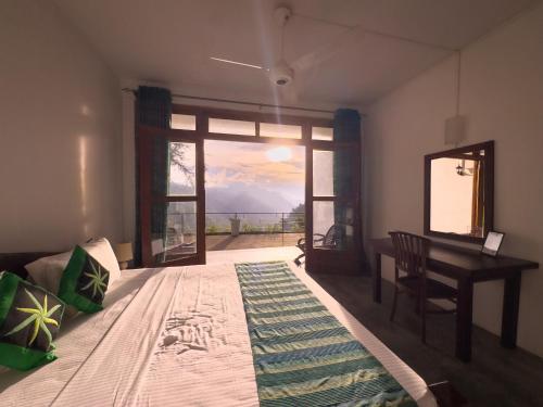King Room with Mountain View image 2