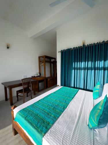 Twin Room with Mountain View image 2