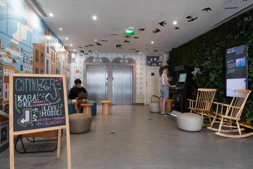 Empfangshalle, The Central House Porto Ribeira near Igreja de Santa Clara