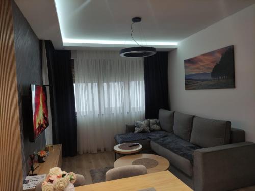 One-Bedroom Apartment image 1