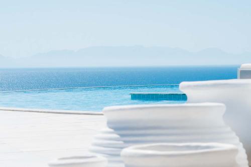 WHITE DONKEY Boutique Hotel