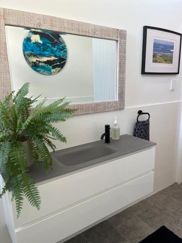 Beach Vibes Accommodation in Scotts Head
