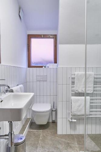 Double Room with View image 2