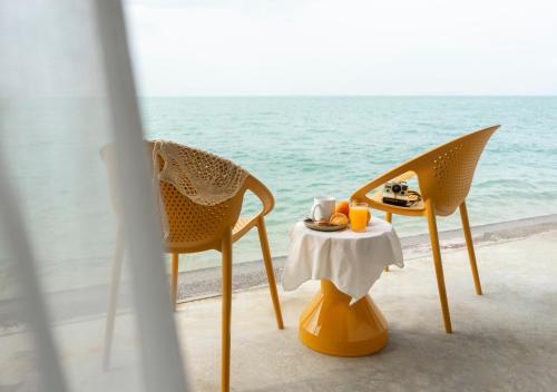 Bungalow - Beach Front image 6