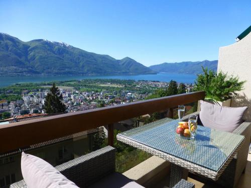 Collina d'Oro C14 by Fewotessin - Apartment - Orselina