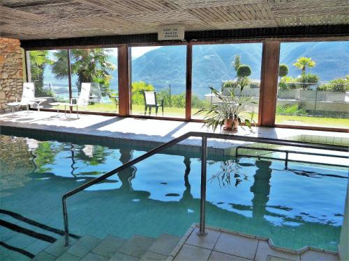 Collina d'Oro C14 by Fewotessin in Orselina