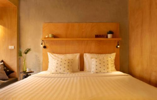 Standard Room image 4