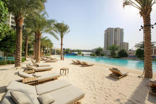 2BHK Breeze Crest Living-Brand New Furnished, Dubai (foto 2)