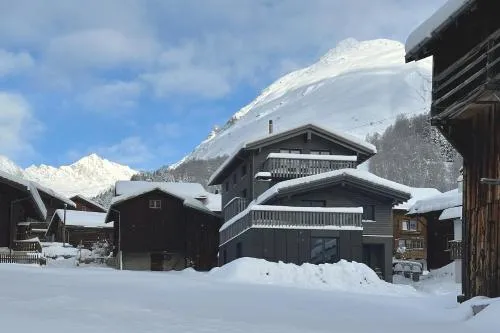 Casa Glisch im Zentrum von Sedrun, mit Sauna in Sedrun, Schweiz