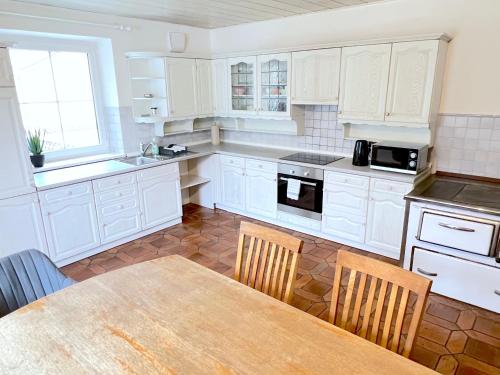 딩골핑 I Apartment 8 Personen - Monteurzimmer - Ferienwohnung - Dingolfing 4성급 싱글룸 수영장