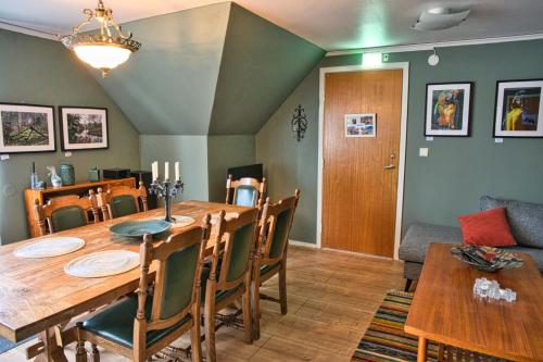 Bed and books pa Osterlens Gastharbarge in Glemmingebro