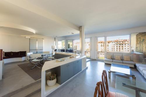 Casa Savioli, Florence