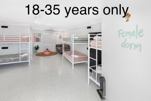 Palms on Parker Backpackers