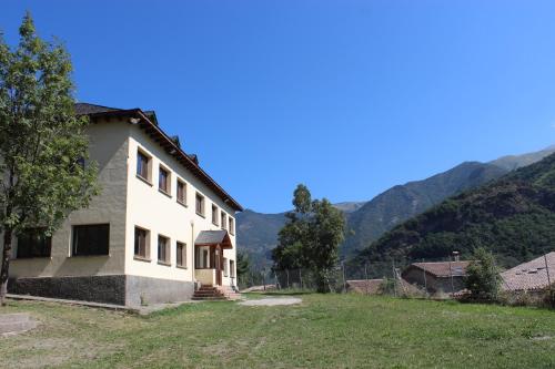  Casa de Colònies Vall de Boí - Verge Blanca, Pension in Llesp