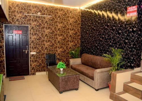 Hotel Raas Ramayana in Ahmamau