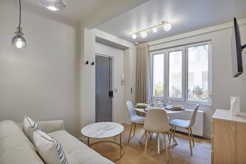 Cozy apartment Montmartre Moulin rouge, Париж