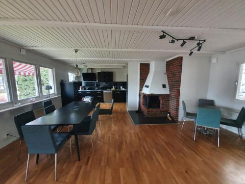 5 sovrum 10 sängar 13 sovplatser (5 sovrum 10 sangar 13 sovplatser) in Centrum