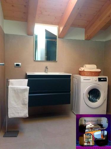 Vannas istaba, cav PIRELLI GUEST HOUSE LAKE OF COMO in Esino Lario